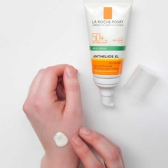 Kem chống nắng giảm bóng nhờn La Roche Posay Anthelios UVMUNE 400 Oil Control Gel Cream