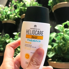 Kem chống nắng phổ rộng an toàn cho da bé Heliocare 360 Pediatrics Mineral SPF50 50ml