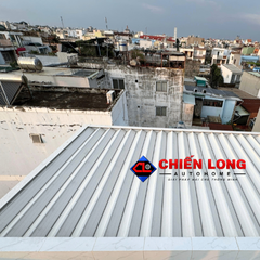 Mái nhôm Ziczac tự động chống nước ở sân thượng tại công trình Quận 12
