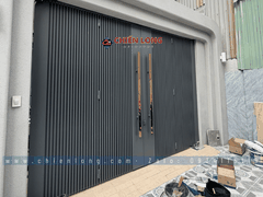 Cửa tự động xếp 4 cánh motor âm sàn Ý | Cửa cổng hiện đại cao cấp