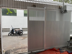 Cổng lùa xếp 2 cánh tự động - mang đến sự tiện lợi và an toàn tối ưu