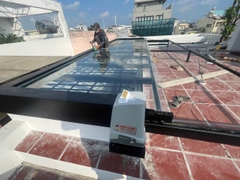 Giếng trời lùa trượt tự động đóng khi có mưa điều khiển từ xa