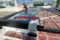 Giếng trời lùa trượt tự động đóng khi có mưa điều khiển từ xa