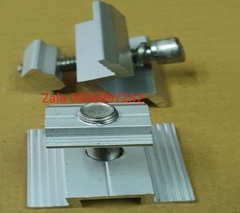 Bát Kẹp giữa tấm pin mặt trời