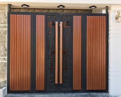 Mẫu cổng sắt 4 cánh đơn giản đẹp, phối nhựa giả gỗ hiện đại