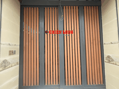 Cửa cổng sắt 4 cánh ốp nhựa giả gỗ song đứng phối hoa văn sắt CNC CL0058