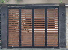 Mẫu cửa cổng 4 cánh xếp, ốp nhựa giả gỗ CL009