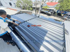 Báo giá mái nhôm cuốn tự động chống nắng che trên mái kính, Giếng trời