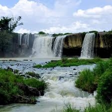 BUÔN MÊ _ THUYỀN KARAK TRÊN SÔNG SERE POOK