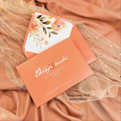 PB 420 - Thiệp hiện đại kết hợp họa tiết hoa mang sắc cam nổi bật