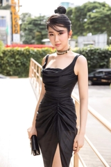 Đầm ôm body hai dây cổ đổ cúp ngực xẻ tà
