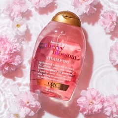 Dầu gội OGX Heavenly Hydration + Cherry Blossom Shampoo 385ml - HÀNG NHẬP KHẨU