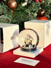 Quả cầu tuyết Chanel