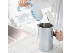 Bình lọc nước Brita thủy tinh Glass Jug One 2.5L (có sẵn 1 lõi Maxtra Pro)