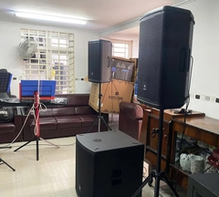 Loa JBL Eon 715 bass 40cm công suất (1300W Peak