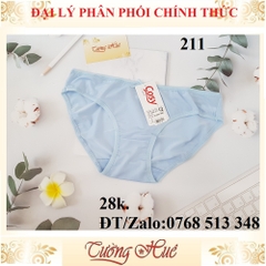 Quần lót nữ Cosy HCE 211 trơn lưng cao vừa.
