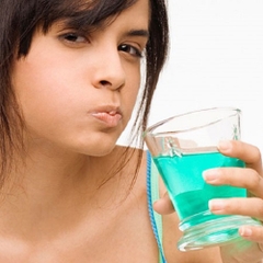 Nước súc miệng Listerine Ultraclean Cool Mint For Up To A 3X Longer Lasting Clean Feeling - 1.5L