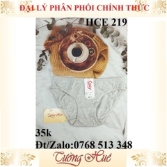 Quần lót nữ Cosy HCE 219 cotton trơn lưng cao vừa.