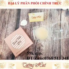 Dán ngực Breast Petals Lifeng silicone không keo tiện dụng.