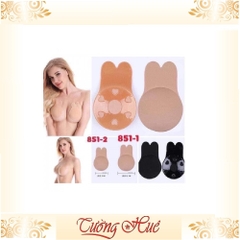 Dán nâng ngực tai thỏ.