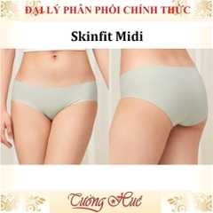 Quần lót nữ Triumph Skinfit Midi su trơn lưng vừa.