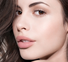 Kem Dưỡng Trắng Da Hoàng Gia Victoria UV/50 - 50g - Bạc.