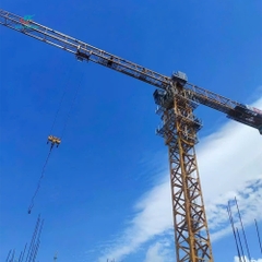 CẨU THÁP ZOOMLION 12 TẤN