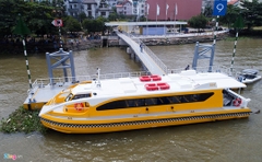 Bên trong tàu buýt đường sông đầu tiên ở Sài Gòn