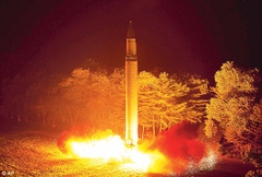 Triều Tiên cảnh báo Mỹ đứng ở bờ vực giữa "sống và chết"