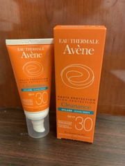 KEM CHỐNG NẮNG SPF 30+ CHO DA NHỜN VÀ MỤN AVENE  PROTECTION CLEANANCE SUNSCREEN 30 50ML