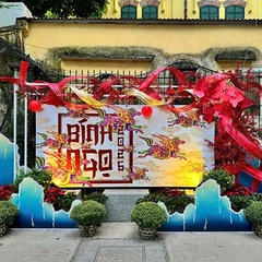 Booth check in Tết 2026