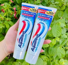 Kem đánh răng Aquafresh Nhật Bản