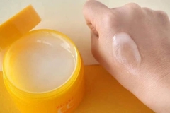 KEM DƯỠNG DA CC MELANO