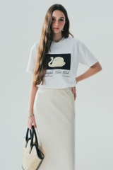 Swan Simple Chic Club Tee