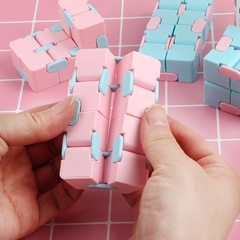 Khối rubik vuông đồ chơi giảm căng thẳng sáng tạo dành cho người lớn và trẻ em - Đồ chơi
