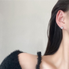 Bông tai zircon cao cấp VV29