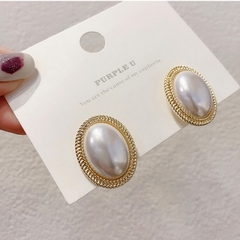 Bông tai ngọc trai hình oval sang trọng cổ điển N34