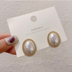Bông tai ngọc trai hình oval sang trọng cổ điển N34