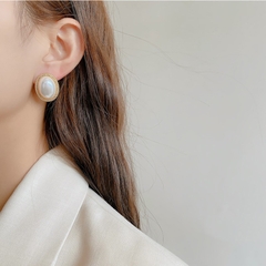 Bông tai ngọc trai hình oval sang trọng cổ điển N34