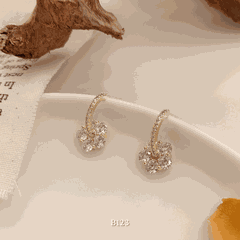 Bông tai nữ khoen tròn hình hoa đính đá cao cấp 5 cánh phụ kiện thời trang - B123