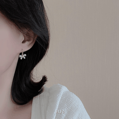 Bông tai đính đá hình nơ B132