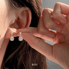 Bông tai đính đá hình vuông dáng mini B133