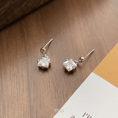 Bông tai đính đá hình vuông dáng mini B133