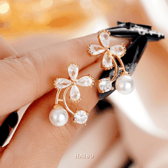 Bông tai nữ hình hoa 4 cánh may mắn kết hợp đính đá cao cấp ngọc trai nhân tạo thiết kế độc đáo HA180