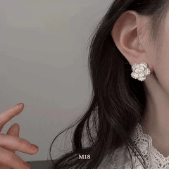 Bông tai M18