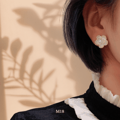Bông tai M18
