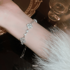 Vòng tay cỏ 4 lá đính đá M26