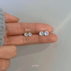 Bông tai thép titan không gỉ đính đá hình vuông CT09