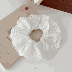 Buộc tóc Scrunchies hoa văn thêu nổi T150-1