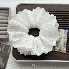 Buộc tóc Scrunchies hoa văn thêu nổi T150-1